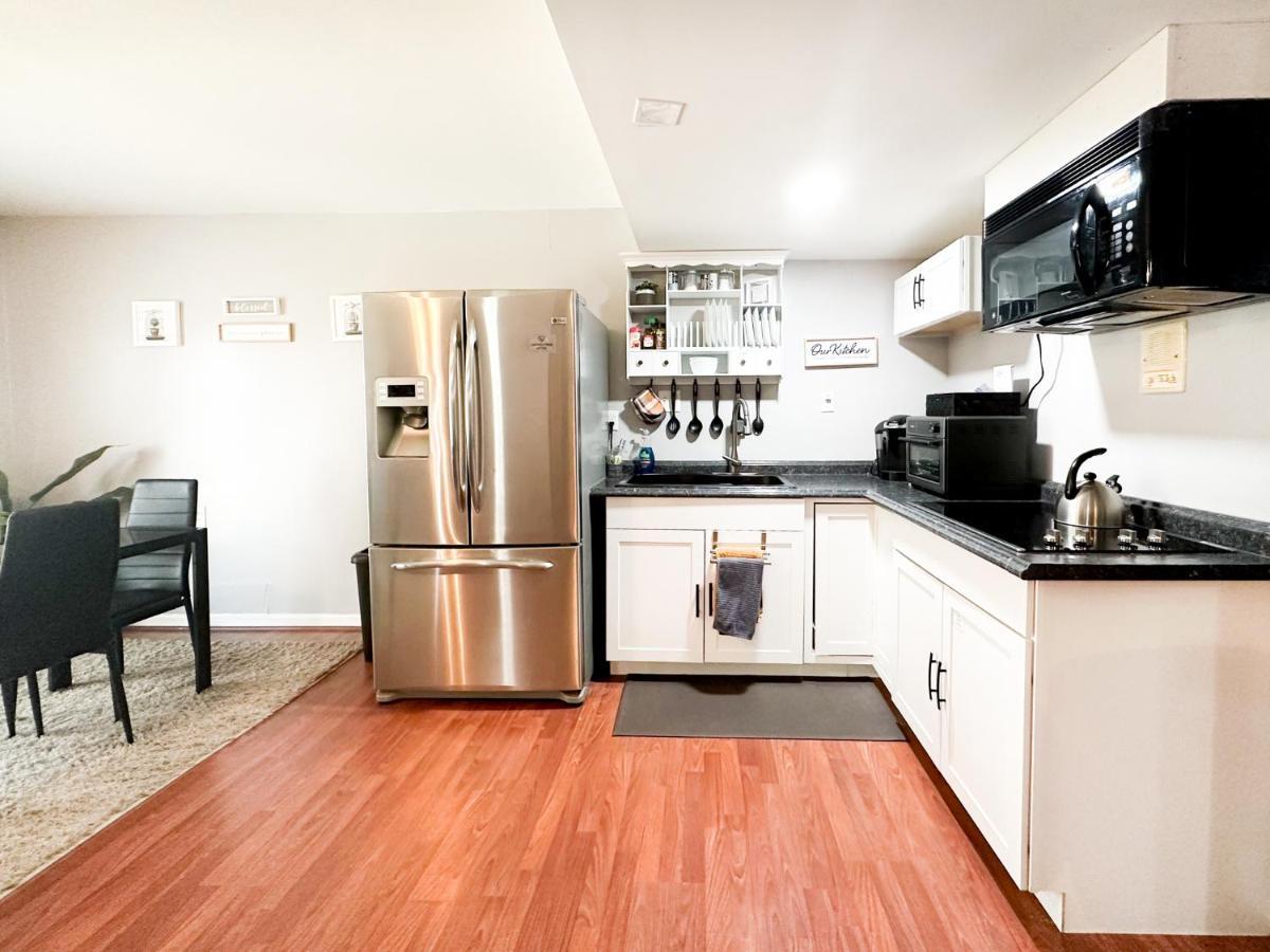 Cute 2-Brm Walkout Apt With Pool Table And Theater Lägenhet Lexington Exteriör bild